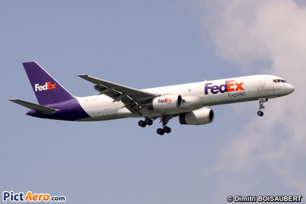 Boeing 757-236/SF (FedEx)