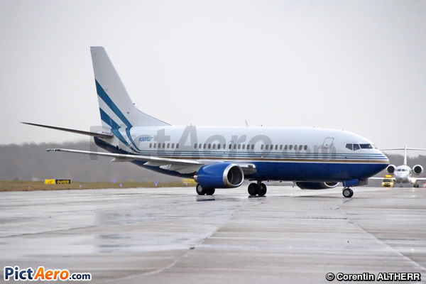 Boeing 737-3L9 (Constellation Productions Inc.)
