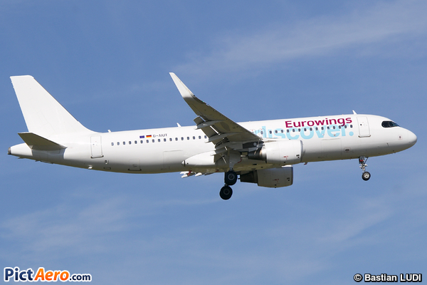 Airbus A320-214 (Discover Airlines)