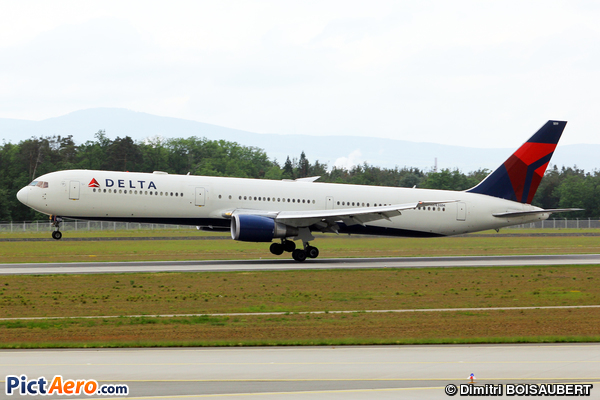Boeing 767-432/ER (Delta Air Lines)