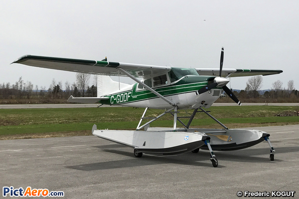 Cessna A185F Skywagon (Private / Privé)