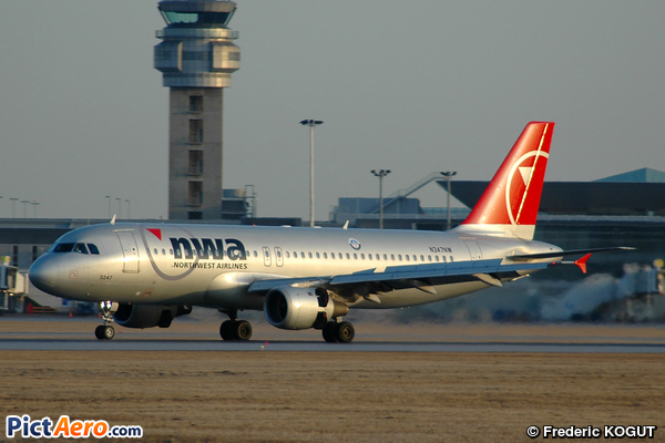 Airbus A320-212 (Northwest Airlines)