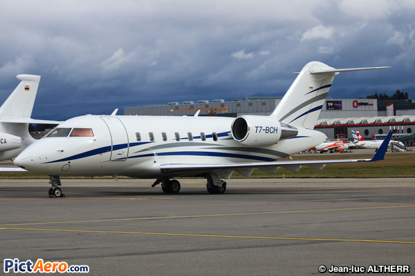 Canadair CL-600-2B16 Challenger 605 (Sky Lounge Services)