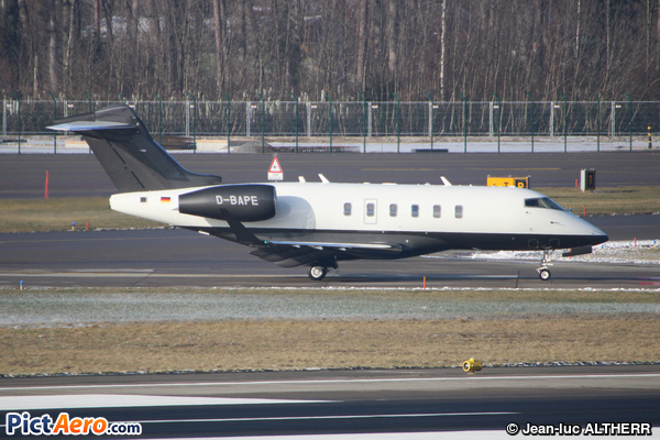 Bombardier BD-100-1A10 Challenger 3500 (Aero Dienst)