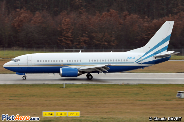 Boeing 737-3L9 (Constellation Productions Inc.)