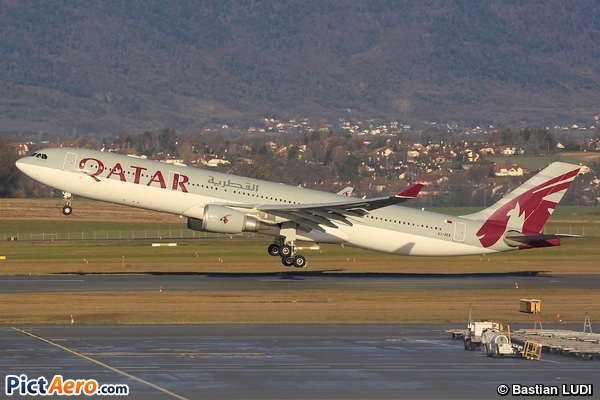 Airbus A330-302E (Qatar Airways)