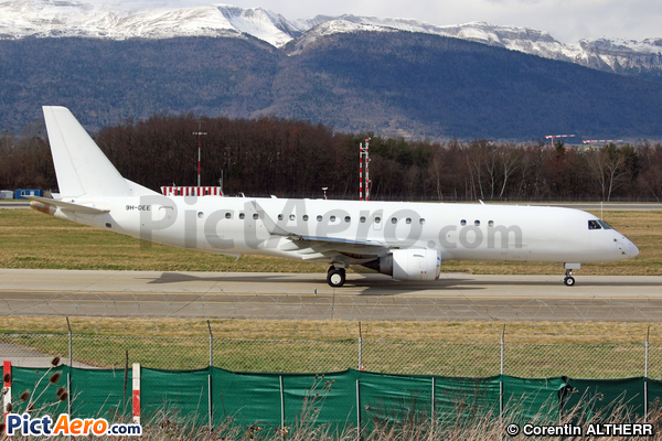 Embraer 190 Lineage 1000 (Air X Charter Ltd)