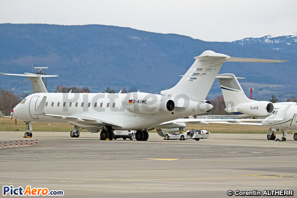 Bombardier BD-700-1A10 Global Express (FAI Rent-a-jet)