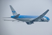 Boeing 777-206/ER (PH-BQL)