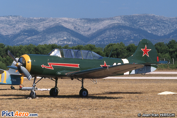 Yakolev Yak-18A (Société Civile Particulière YAK 18)