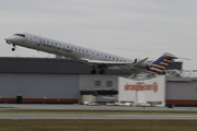 Bombardier CRJ-900LR (N598NN)