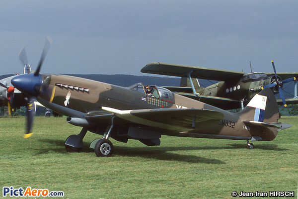 Supermarine 379 Spitfire F Mk.XIV C (Spitfire Warbird Ltd SARL)
