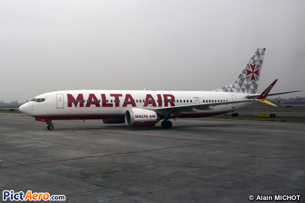 Boeing 737-8 Max (Malta Air)