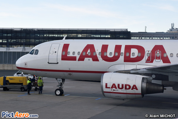 Airbus A320-214 (Lauda Air)