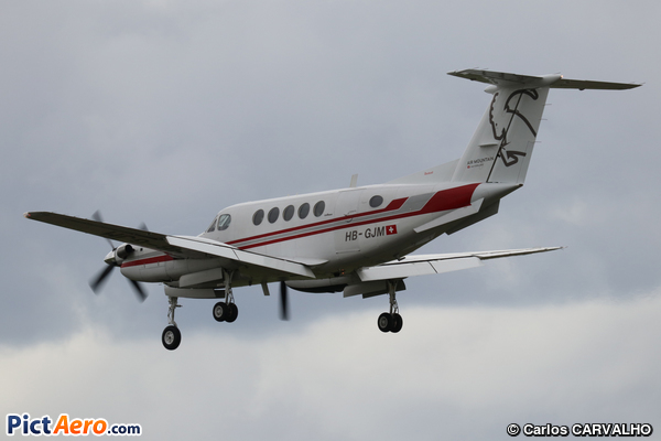 Beech Super King Air 200 (Air Mountain)