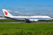 Boeing 747-89L