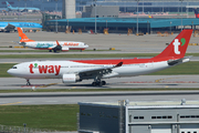 Airbus A330-223 (HL8211)