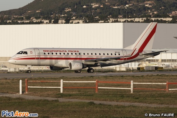 Embraer ERJ-170-200LR (Poland - Government)
