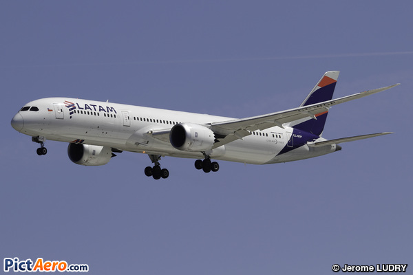 Boeing 787-9 Dreamliner (LATAM) Boeing 787-9 Dreamliner (LATAM)