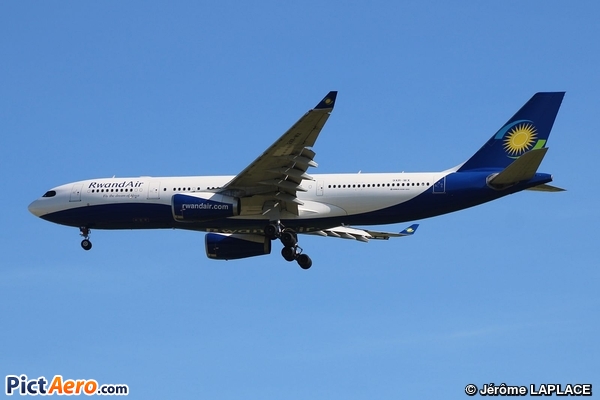 Airbus A330-243 (Rwandair)