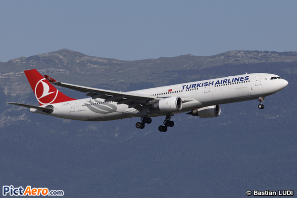 Airbus A330-303 (Turkish Airlines)