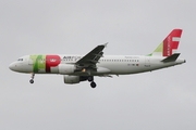 Airbus A320-214 (CS-TNN)