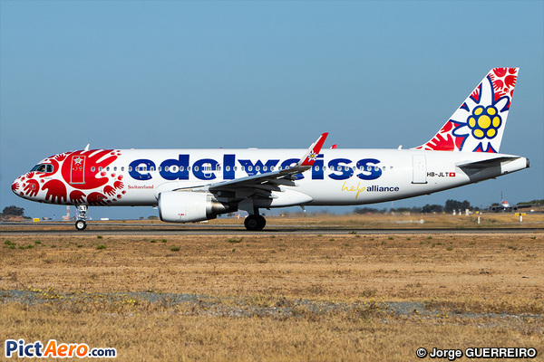 Airbus A320-214 (Edelweiss Air) Airbus A320-214 (Edelweiss Air)