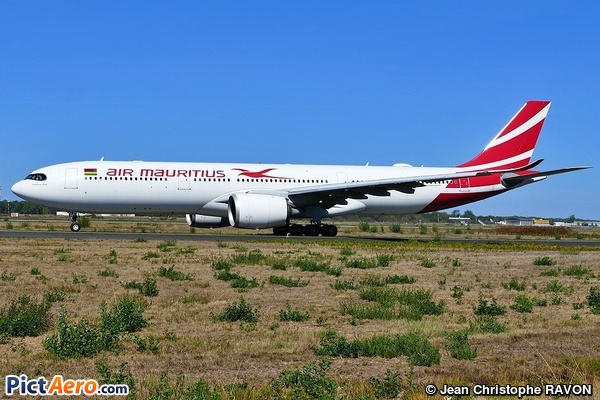 Airbus A330-941 (Air Mauritius)