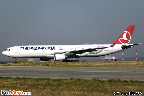 Airbus A330-303 (Turkish Airlines)