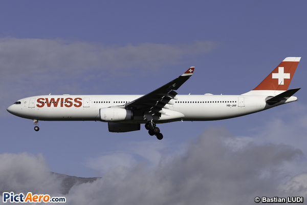 Airbus A330-343 (Swiss International Air Lines)