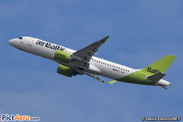Airbus A220-371  (Air Baltic)