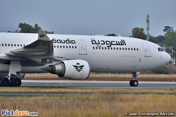 Airbus A330-303 (Saudi Arabian Airlines) Airbus A330-303 (Saudi Arabian Airlines)