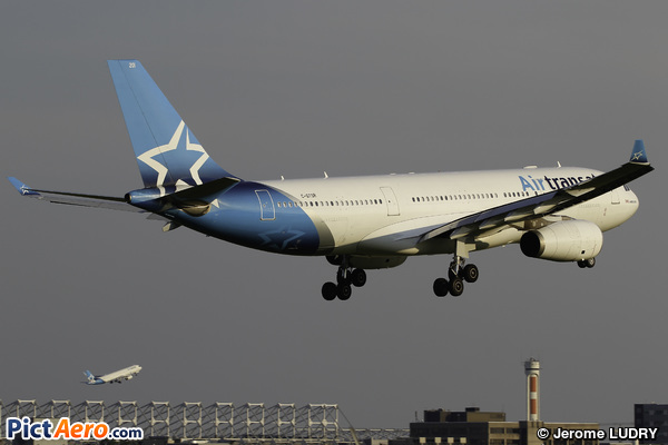 Airbus A330-243 (Air Transat)