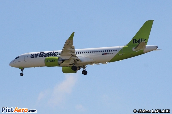 Airbus A220-371  (Air Baltic)