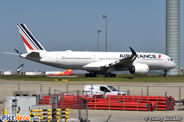 Boeing 777-328ER (Air France) Boeing 777-328ER (Air France)