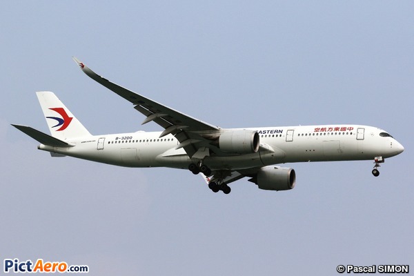 Airbus A350-941 (China Eastern Airlines) Airbus A350-941 (China Eastern Airlines)