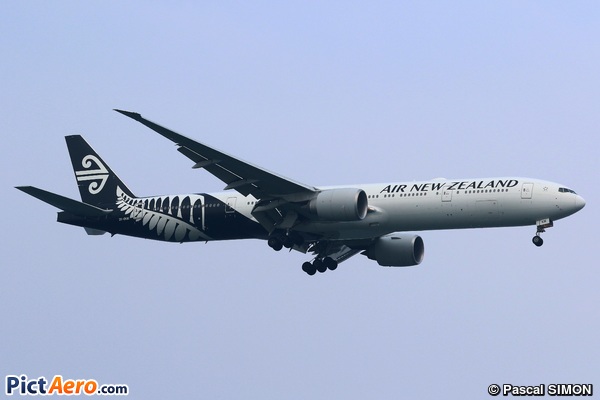 Boeing 777-319ER (Air New Zealand) Boeing 777-319ER (Air New Zealand)