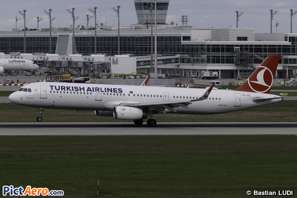 Airbus A321-231 (Turkish Airlines)