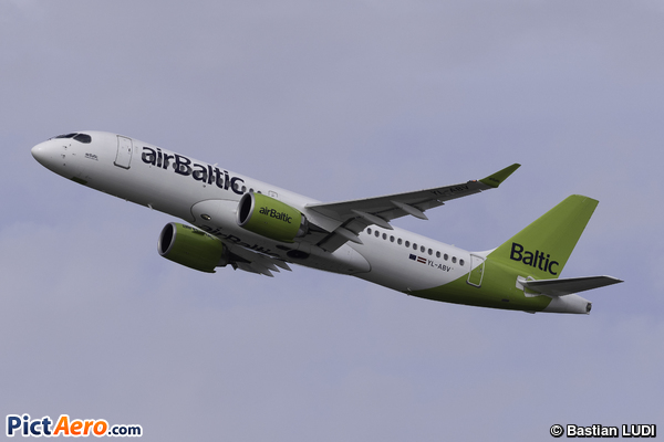Airbus A220-371  (Air Baltic)