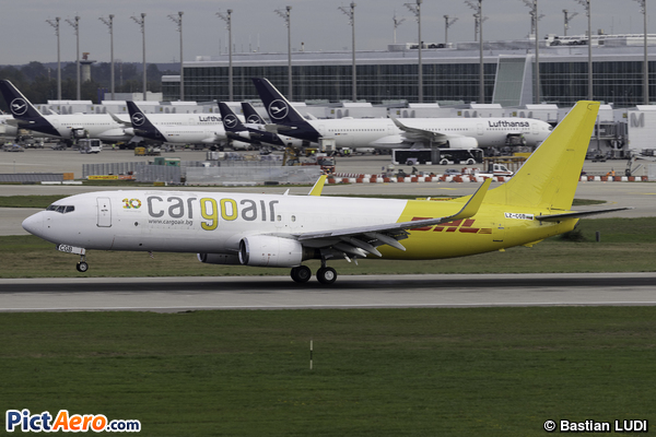 Boeing 737-8K2(SF) (Cargoair)