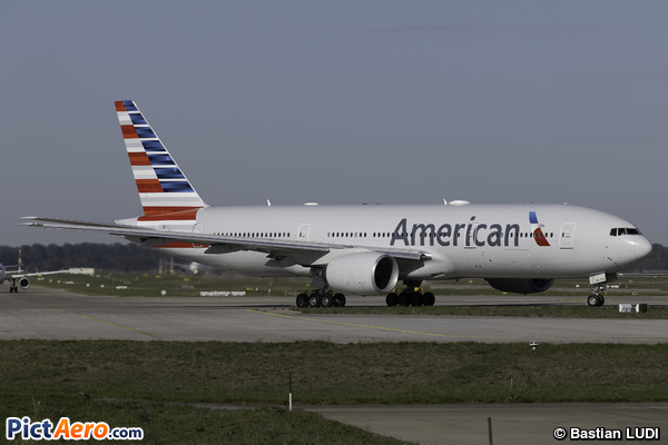 Boeing 777-223(ER) (American Airlines)