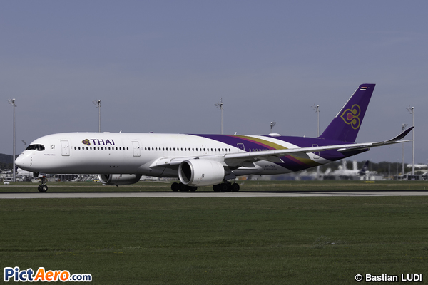 Airbus A350-941 (Thai Airways International)