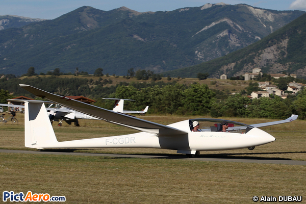 Schempp-Hirth Duo Discus (Private / Privé)