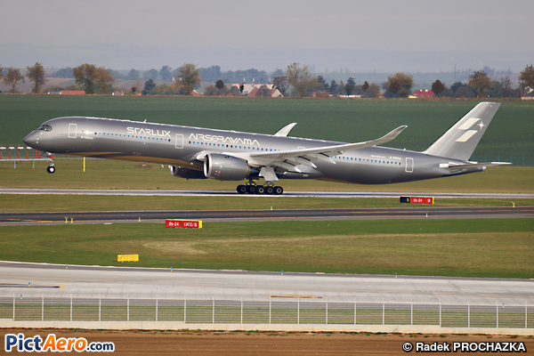 Airbus A350-1041 (Starlux) Airbus A350-1041 (Starlux)