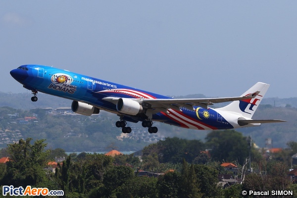 Airbus A330-323 (Malaysia Airlines) Airbus A330-323 (Malaysia Airlines)