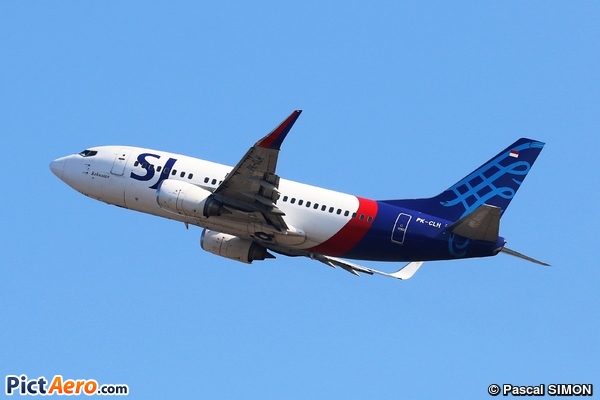Boeing 737-524 (Sriwijaya Air) Boeing 737-524 (Sriwijaya Air)