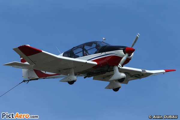 Robin DR400-180R Remorqueur (Fédération Française de Vol en Planeur) Robin DR400-180R Remorqueur (Fédération Française de Vol en Planeur)