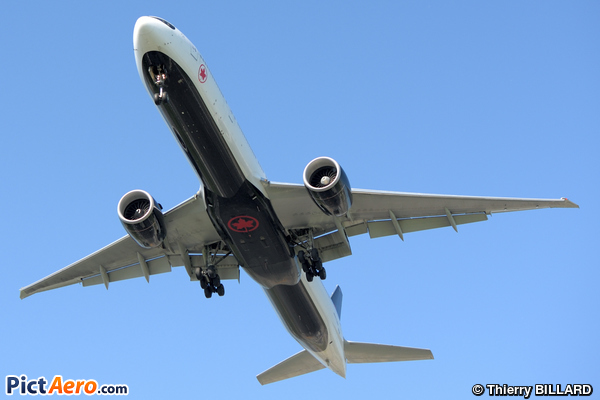 Boeing 777-333ER (Air Canada) Boeing 777-333ER (Air Canada)
