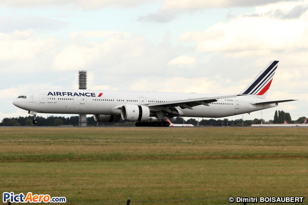 Boeing 777-328ER (Air France) Boeing 777-328ER (Air France)