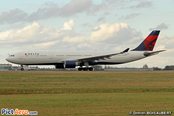 Airbus A330-323 (Delta Air Lines) Airbus A330-323 (Delta Air Lines)